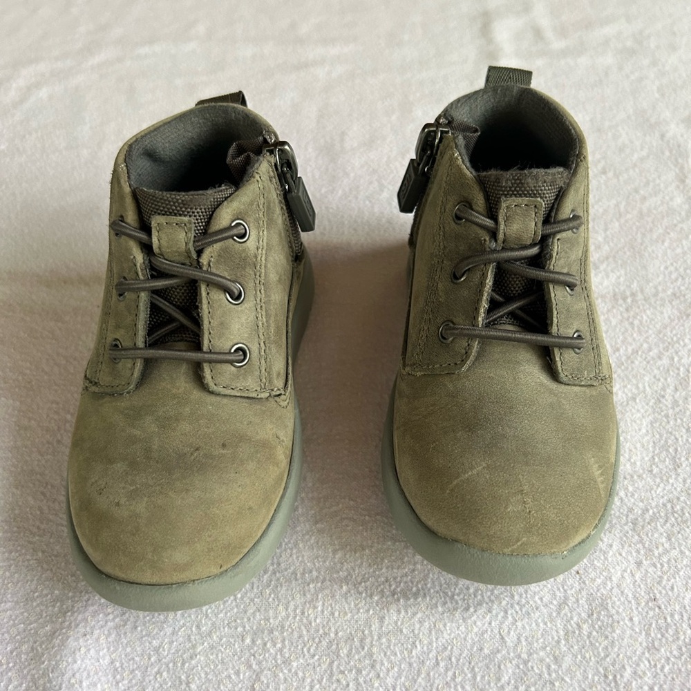 Ugg Unisex ankle boots